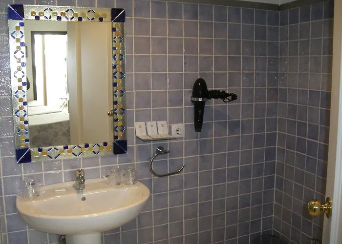 Azahar Guest house 2*